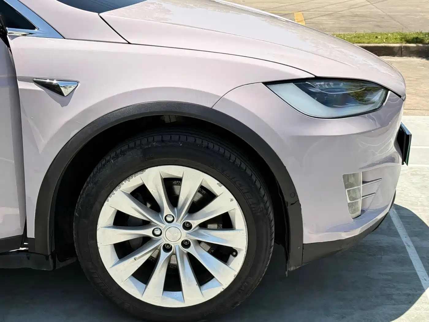 TESLA MODEL X