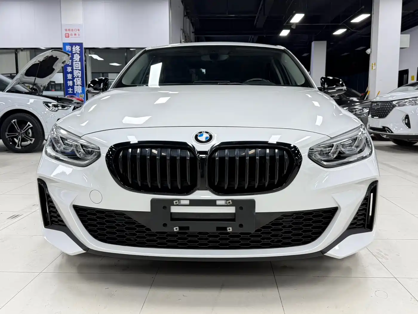 BMW 1 Series 2022 120i M Sport Shadow Edition фото 3