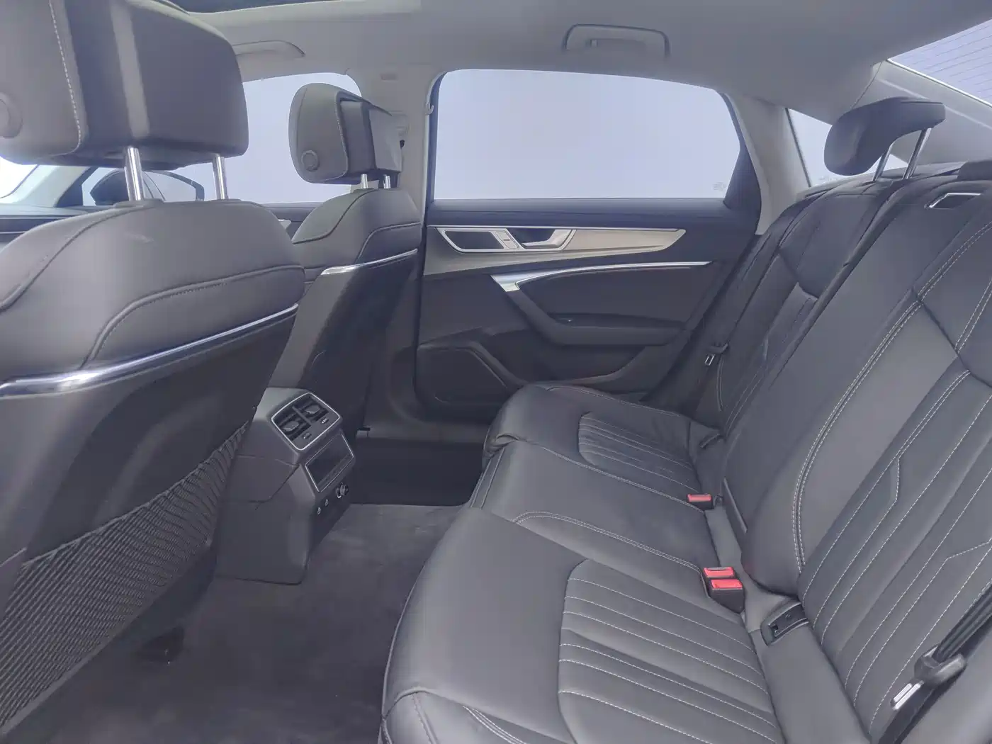 Audi A6L 2023 40 TFSI Luxury Elegance фото 4