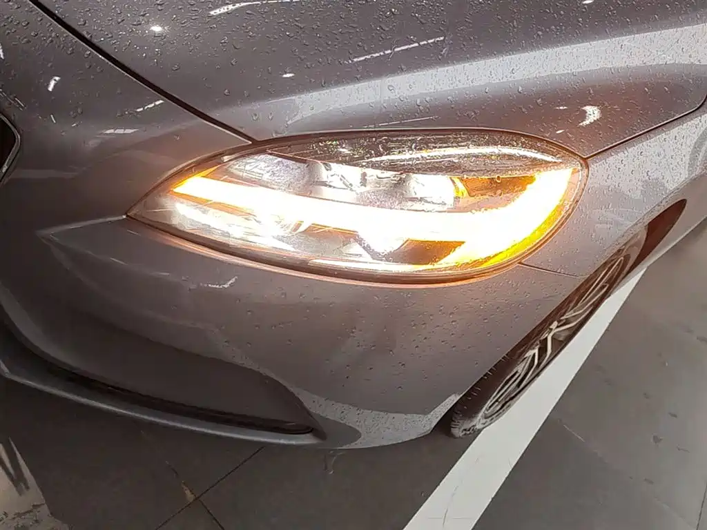 Volvo V40 2019 2019 T3 Momentum
