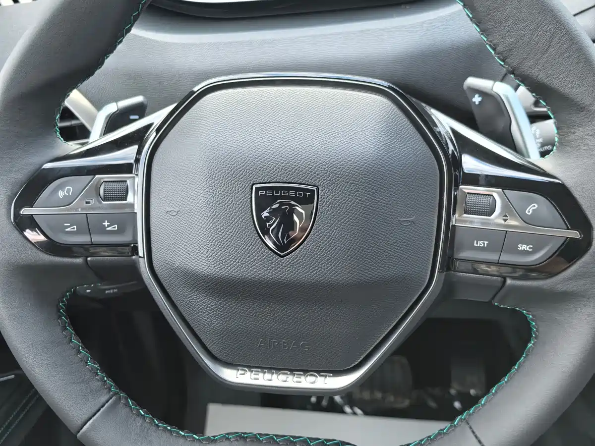 Peugeot 5008 фото 11