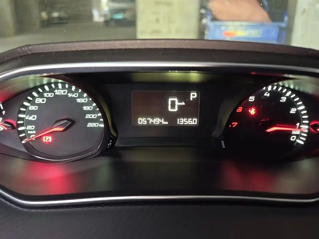 Peugeot 308 2016 1.6L Automatic Luxury фото 8