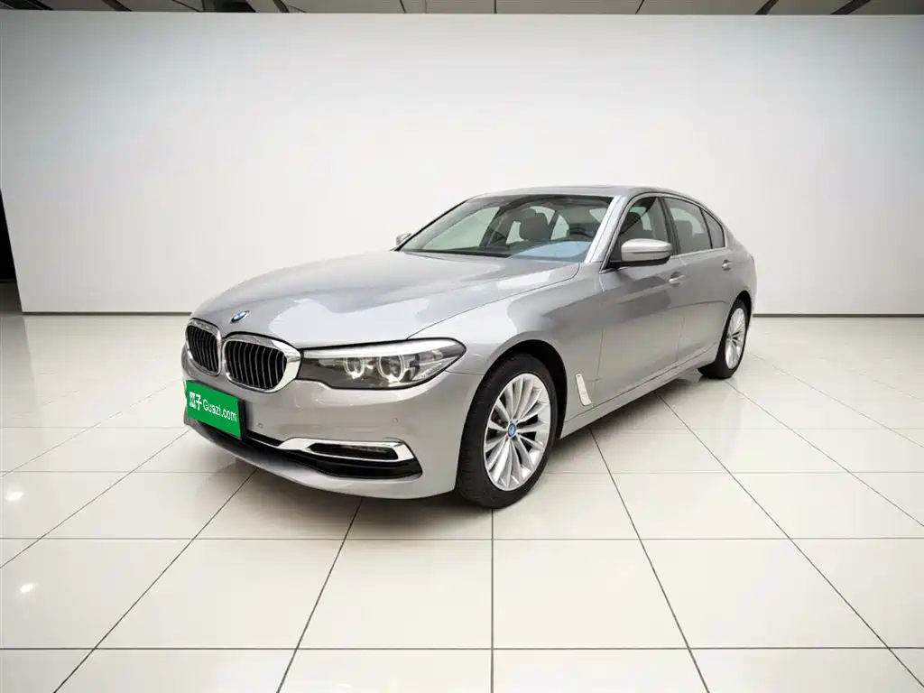 BMW 5 Series 2019 525Li Luxury Package