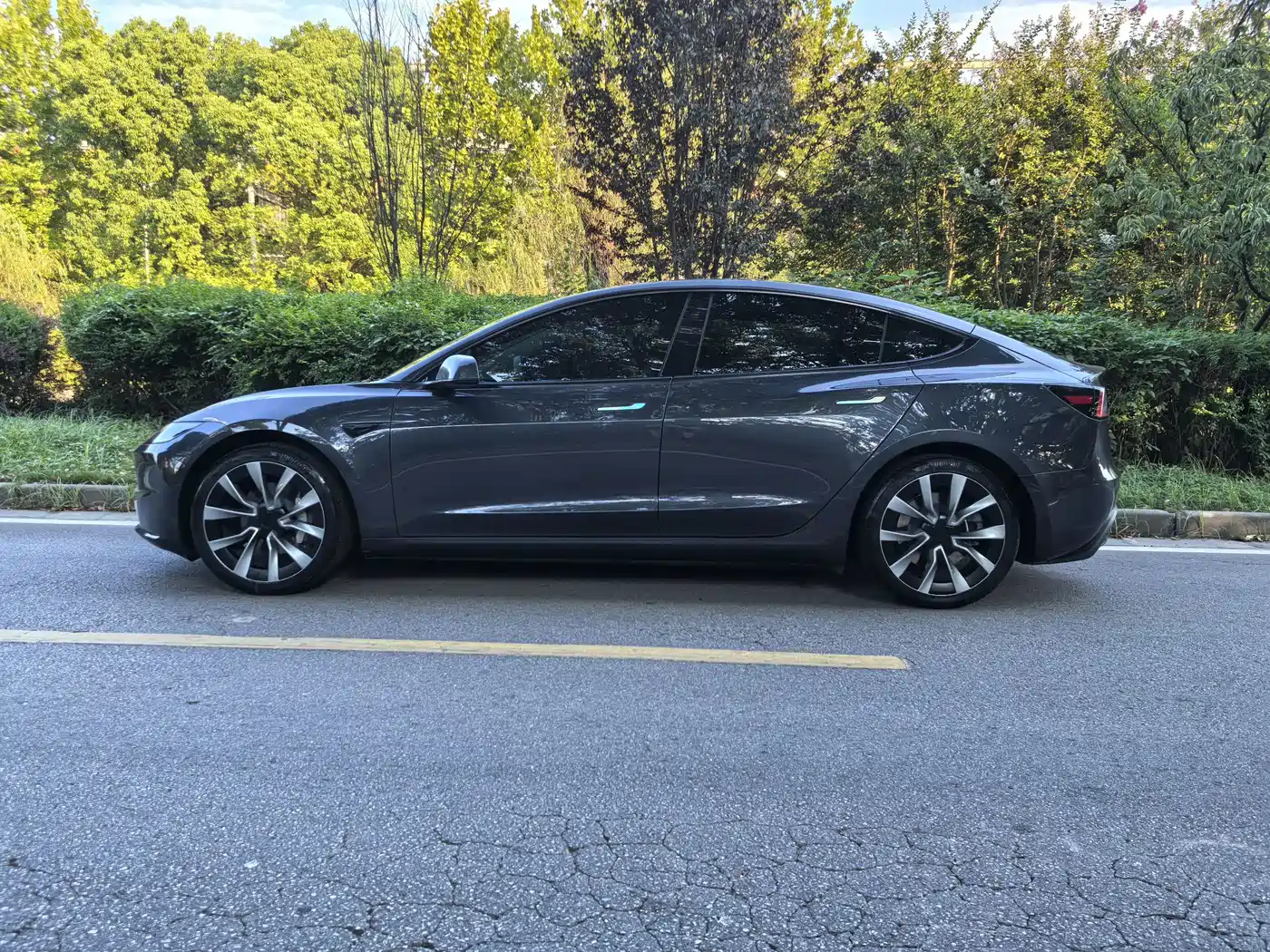 Фото 4 - Tesla Model 3