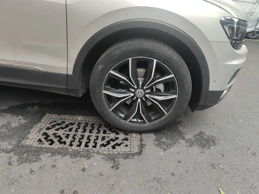 Volkswagen Tiguan L 2017 380TSI Automatic 4WD Flagship Edition фото 8