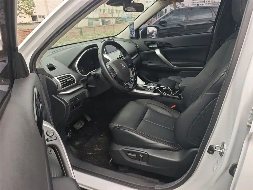Mitsubishi Eclipse Cross 2019 1.5T CVT 2WD Belief Edition China VI фото 12