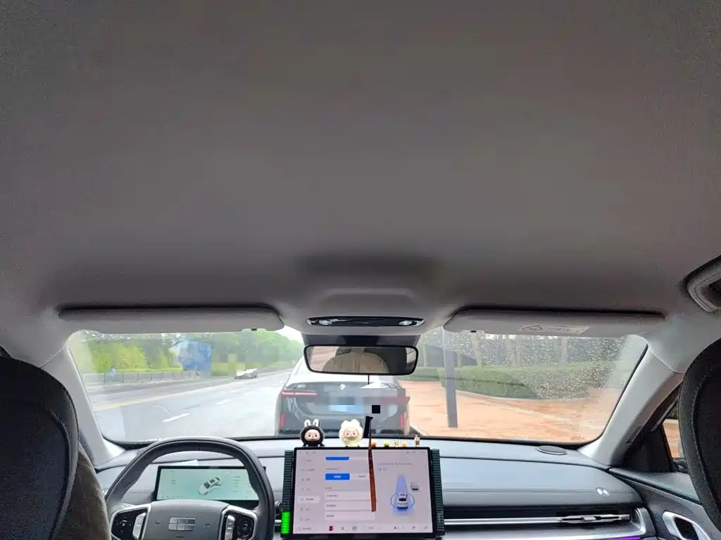 Geely Galaxy Galaxy A7 2025 EM-i 70km Luxury Edition фото 14