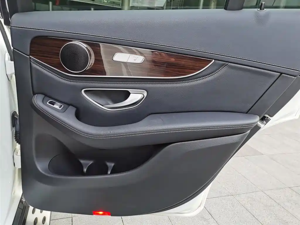 Mercedes-Benz GLC 2019 GLC 260 L 4MATIC Luxury фото 19