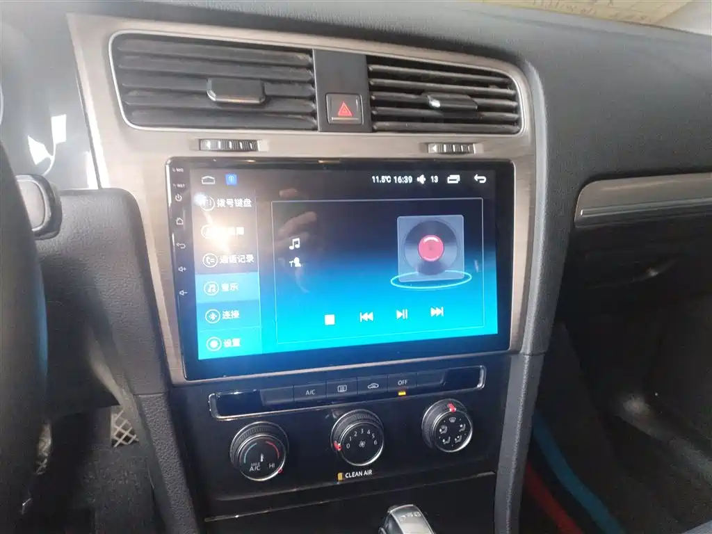 Volkswagen Golf 2018 230TSI Automatic Comfort фото 13