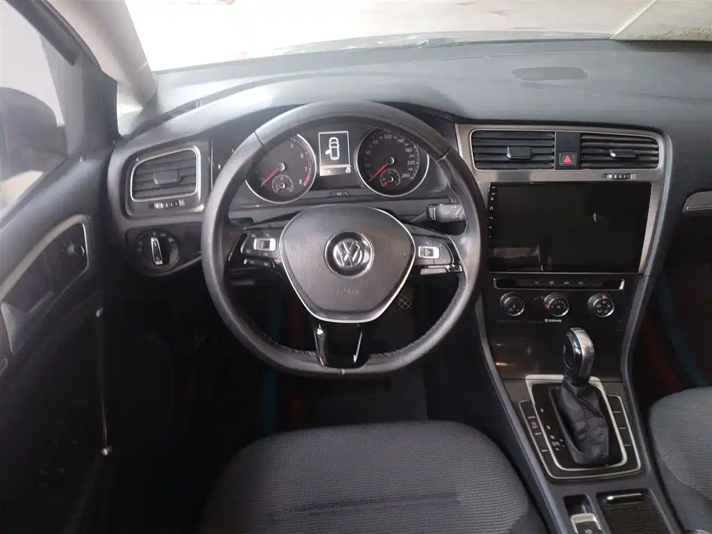 Volkswagen Golf 2018 230TSI Automatic Comfort фото 11