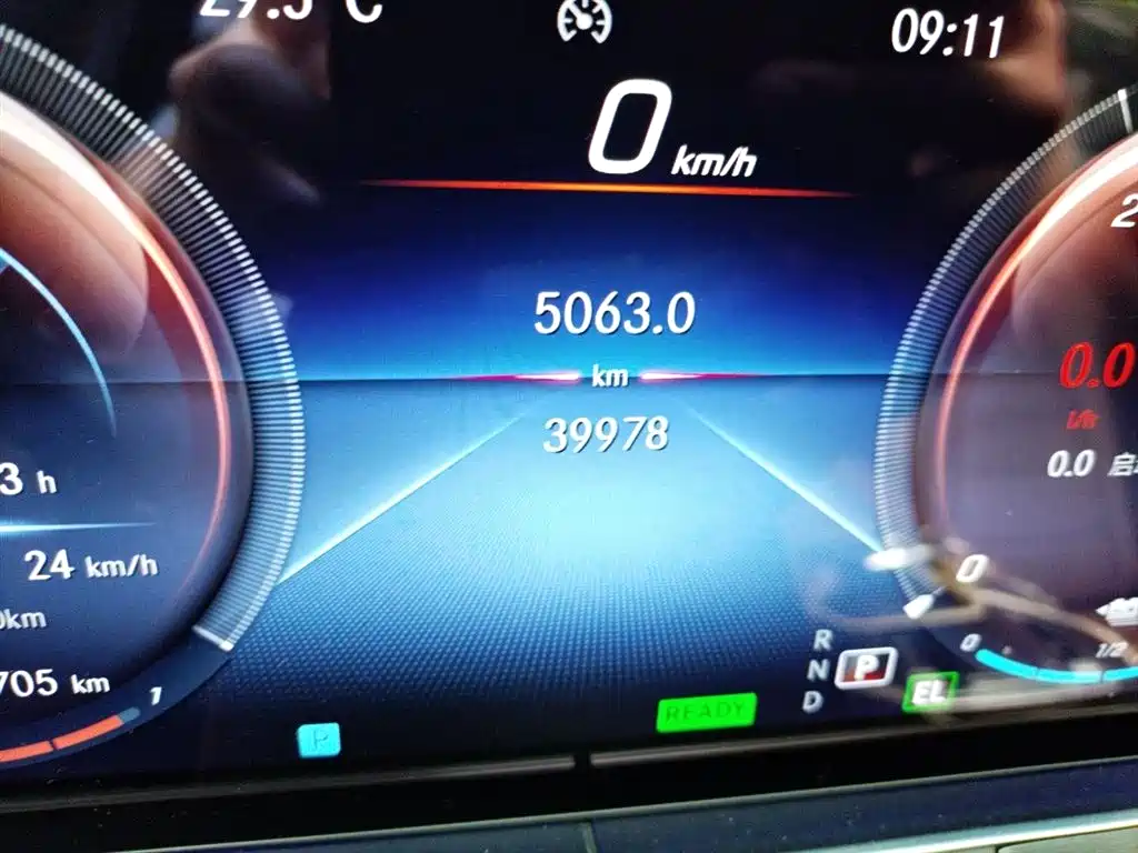 Mercedes-Benz E-Class New Energy 2021 E 350 e L Plug-in Hybrid Sports Sedan фото 5