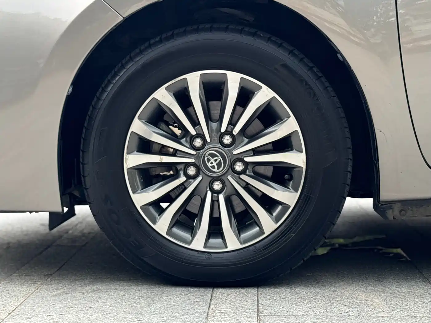 Toyota Corolla 2017 Facelift 1.2T S-CVT GL фото 23