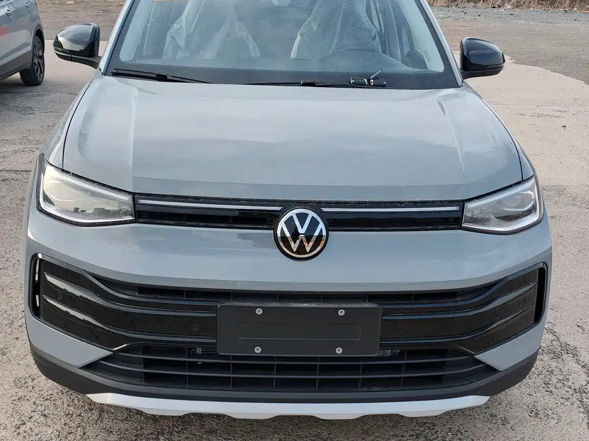 Volkswagen Tharu 2026 XR 1.5L RX Edition фото 2