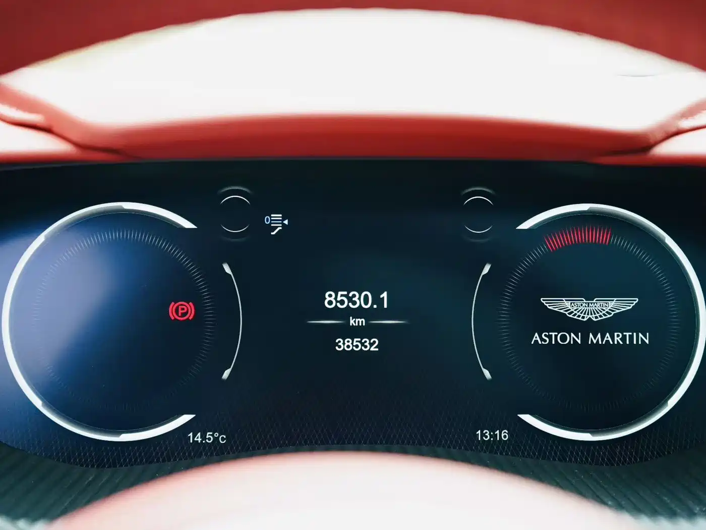 Aston Martin DBX 2022 2022 3.0T STRAIGHT-SIX