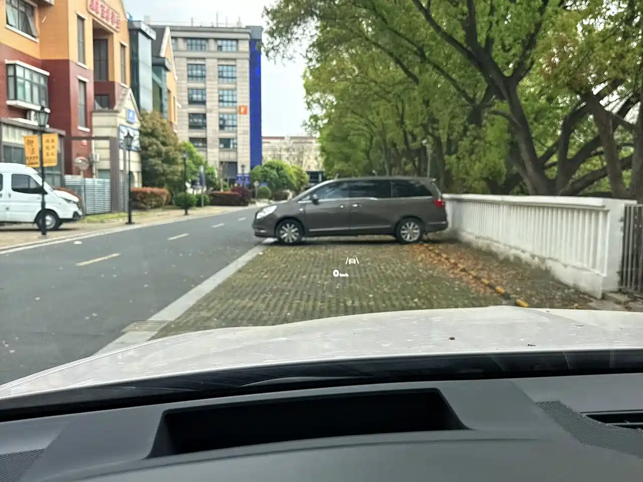 BENTLEY TIMYUE PLUG IN HYBRID