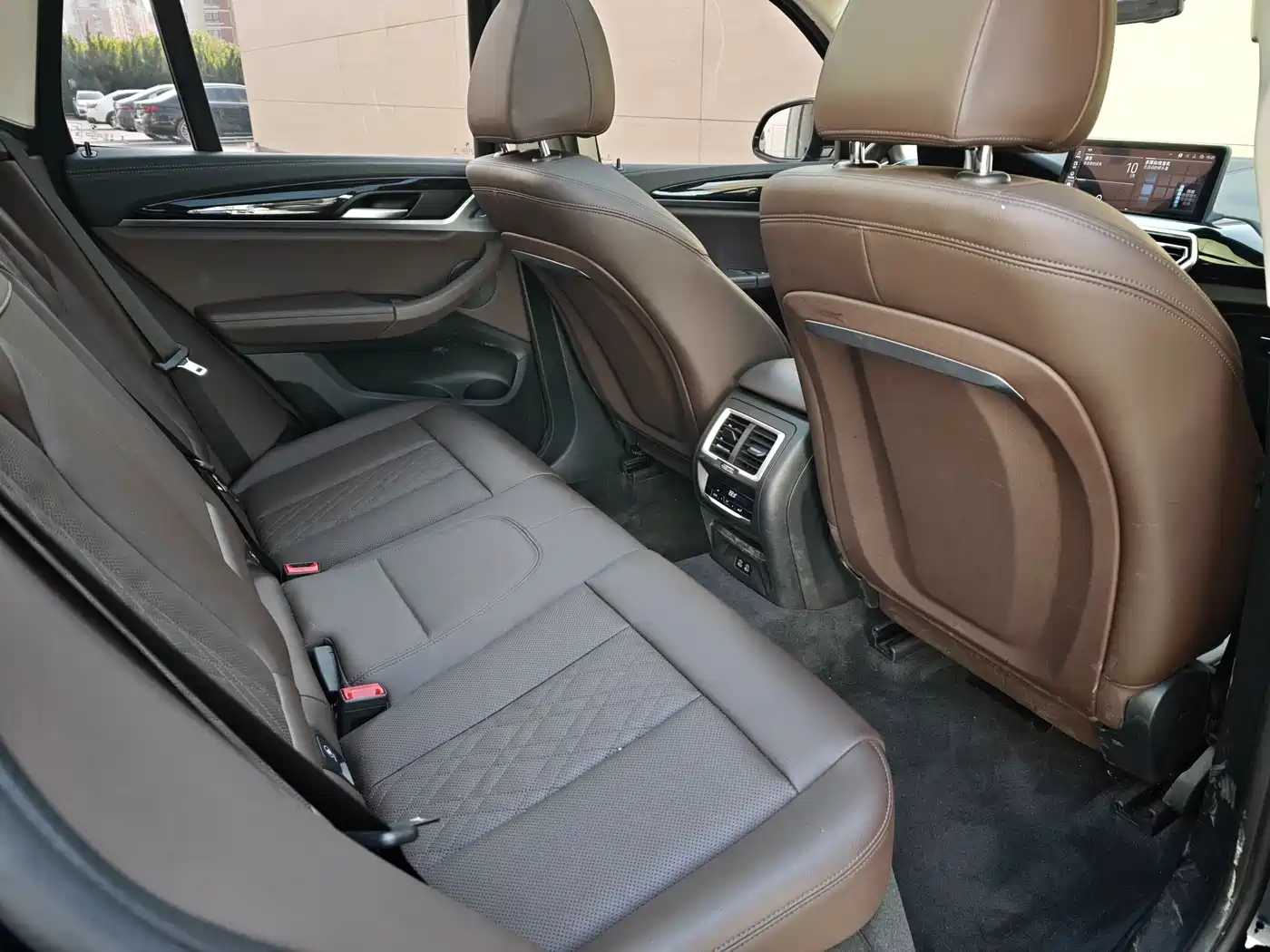 BMW iX3 2024 Leading Edition фото 15