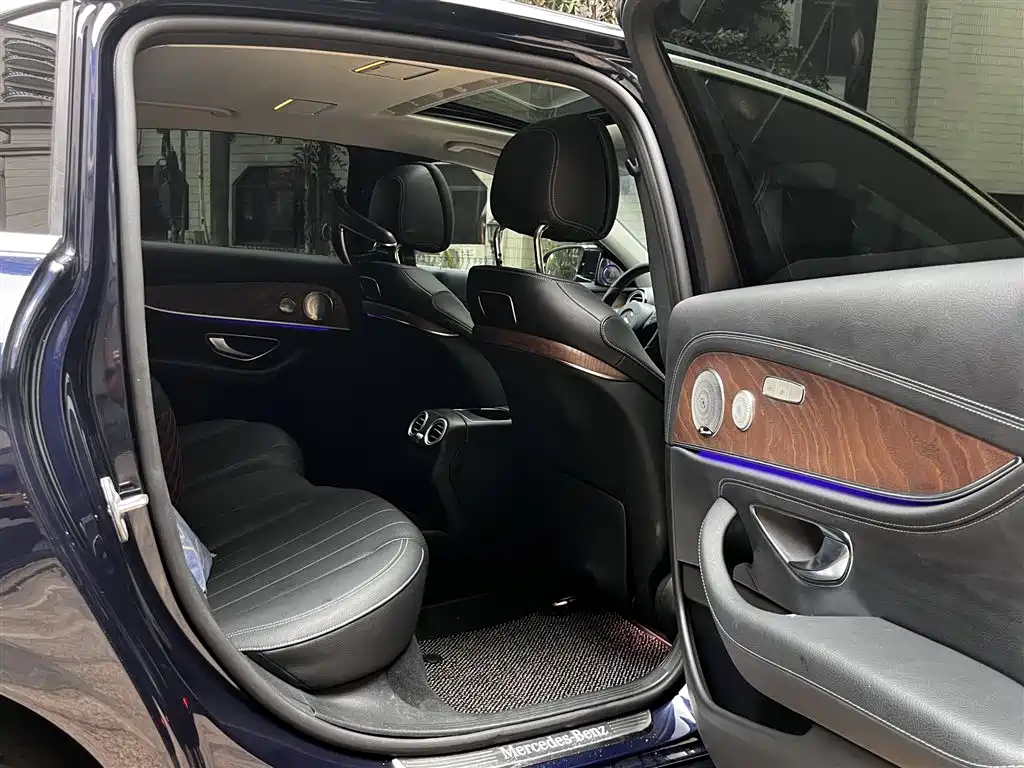 Mercedes-Benz E-Class 2016 E 300 L Fashion Type фото 16