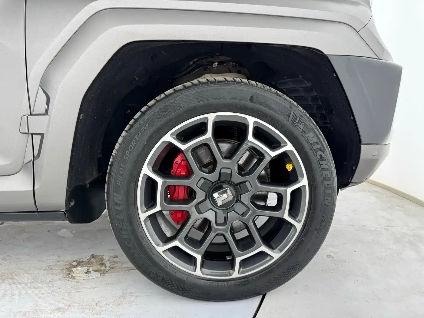 TANK TANK 700 NEW ENERGY