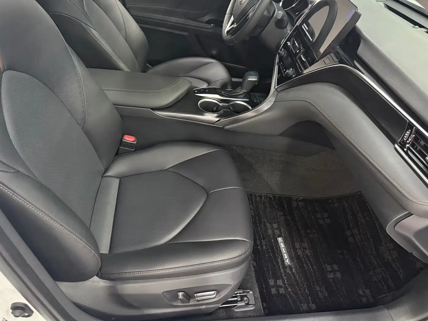 Toyota Camry 2023 2.0G Luxury Edition фото 11