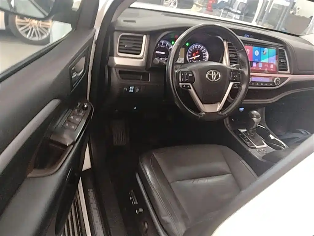 Toyota Highlander 2017 2.0T 2WD Premium 7-Seater фото 12