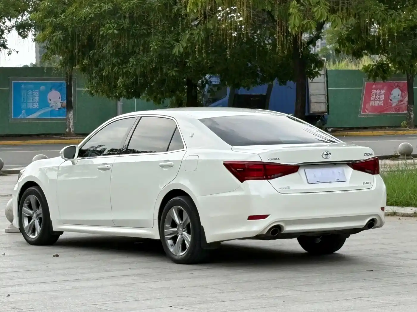 Фото 20 - Toyota Crown