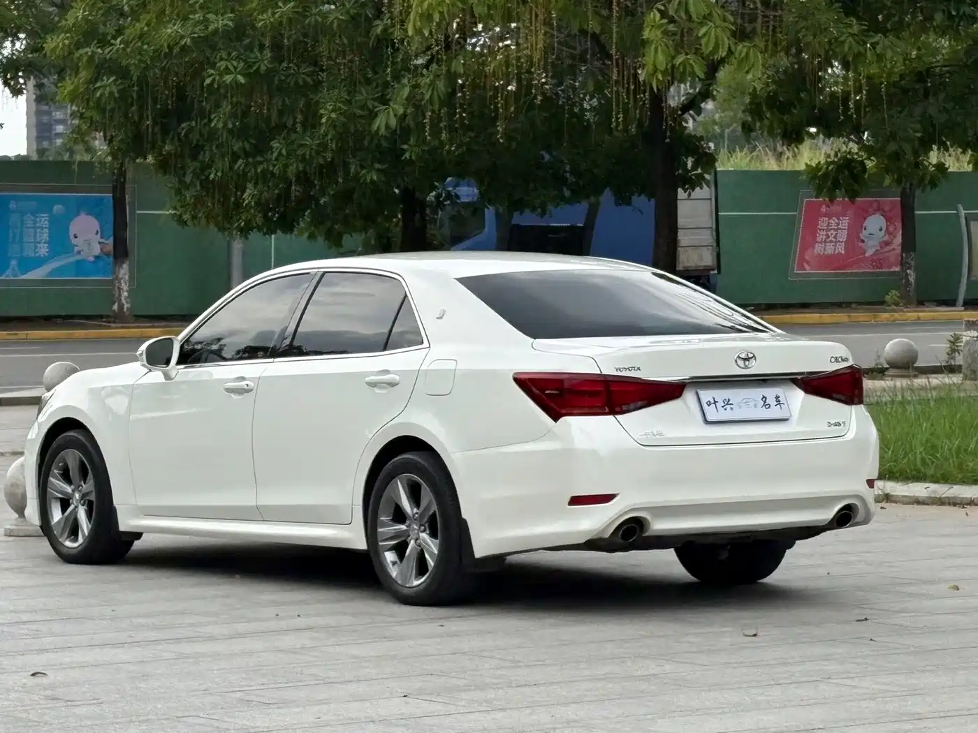 Фото 12 - Toyota Crown