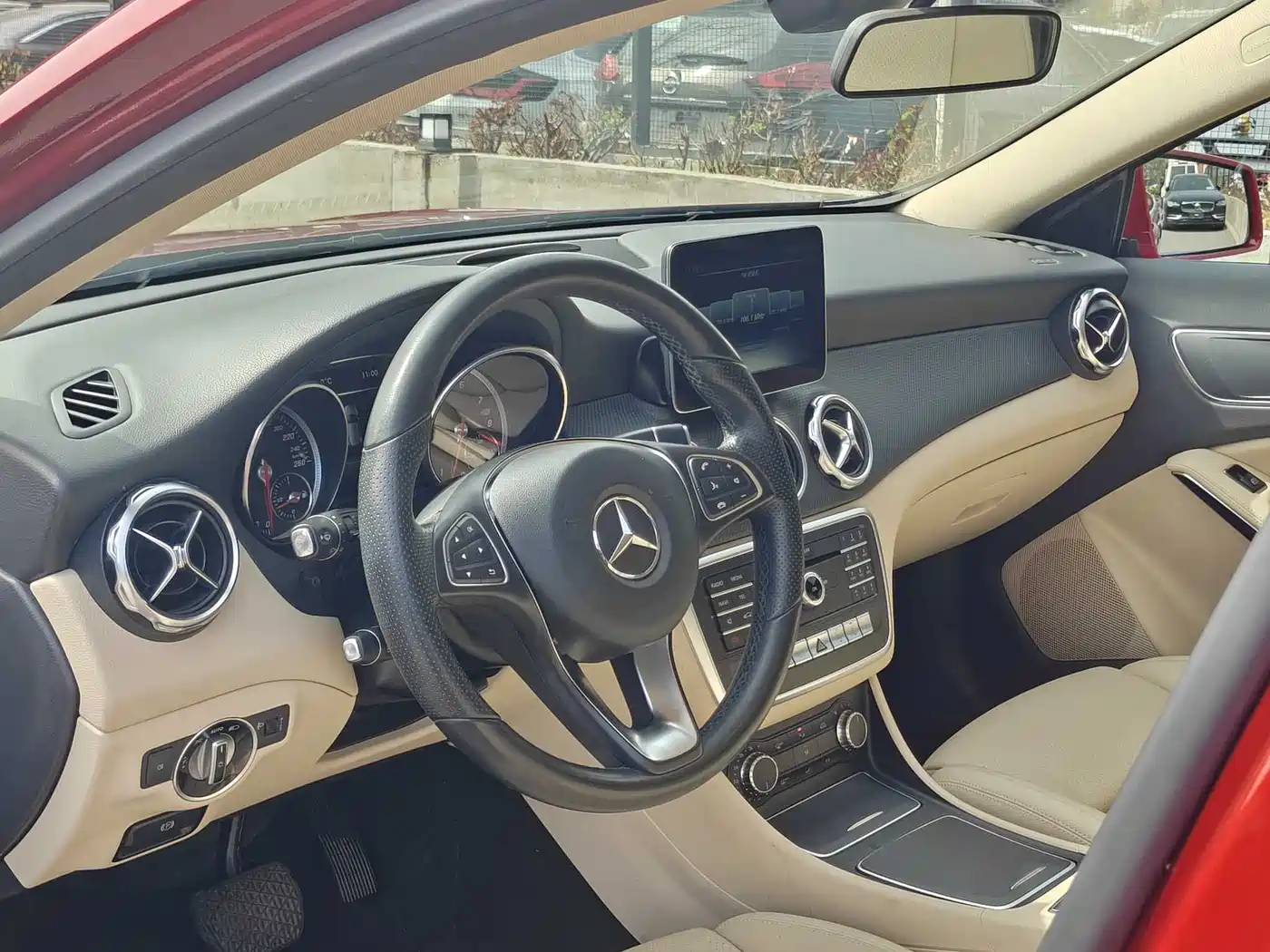 Mercedes-Benz GLA 2017 GLA 200 Dynamic фото 15