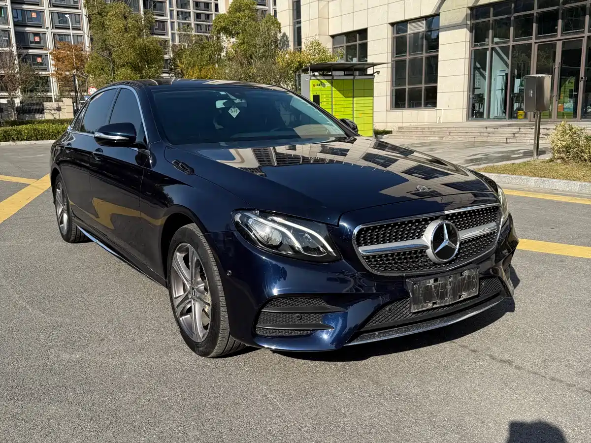 Mercedes-Benz E-Class 2020 Model E 260 L Sport фото 3