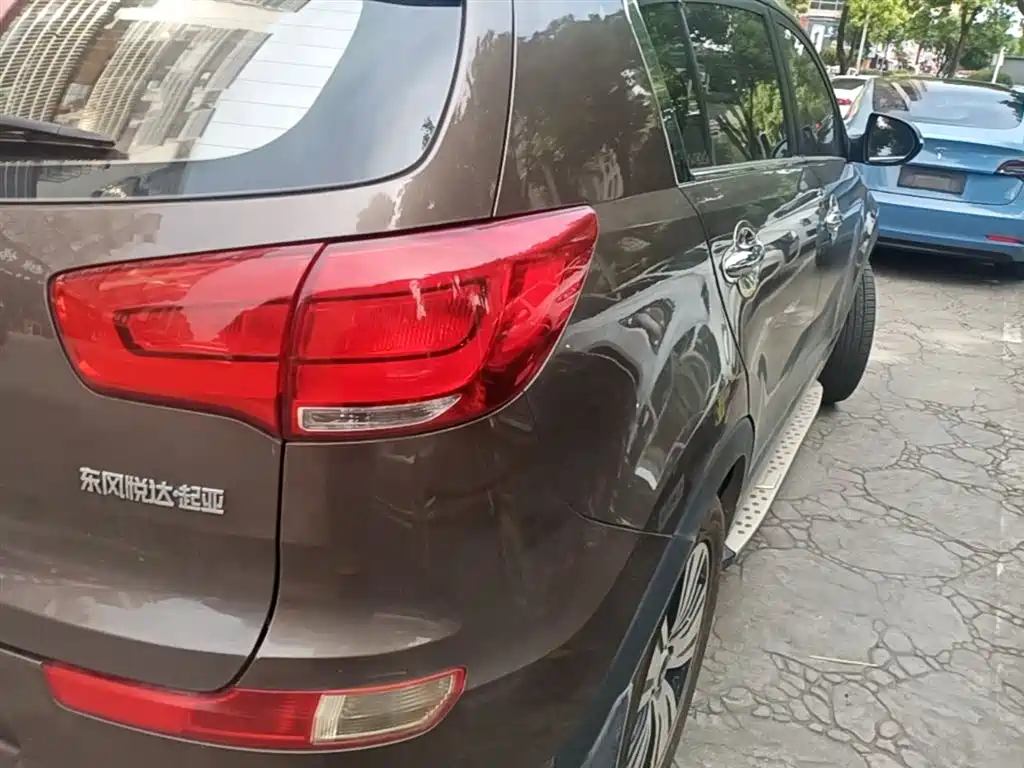 Kia Sportage 2015 2.0L Automatic 2WD DLX фото 8