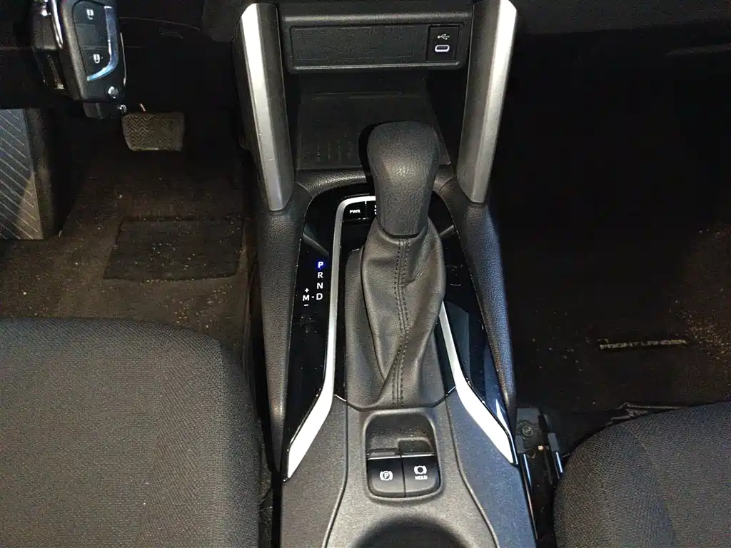 Toyota Frontlander 2024 2.0L CVT Elite Edition фото 10