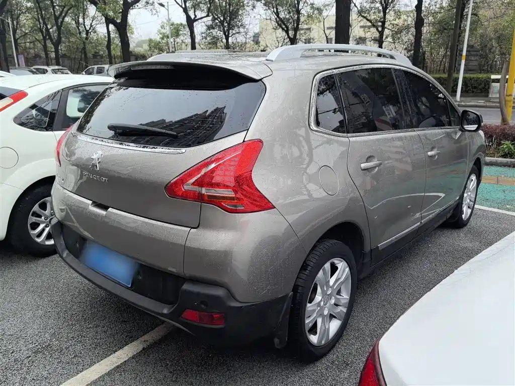 Peugeot 3008 2015 1.6THP Automatic Classic Edition фото 5