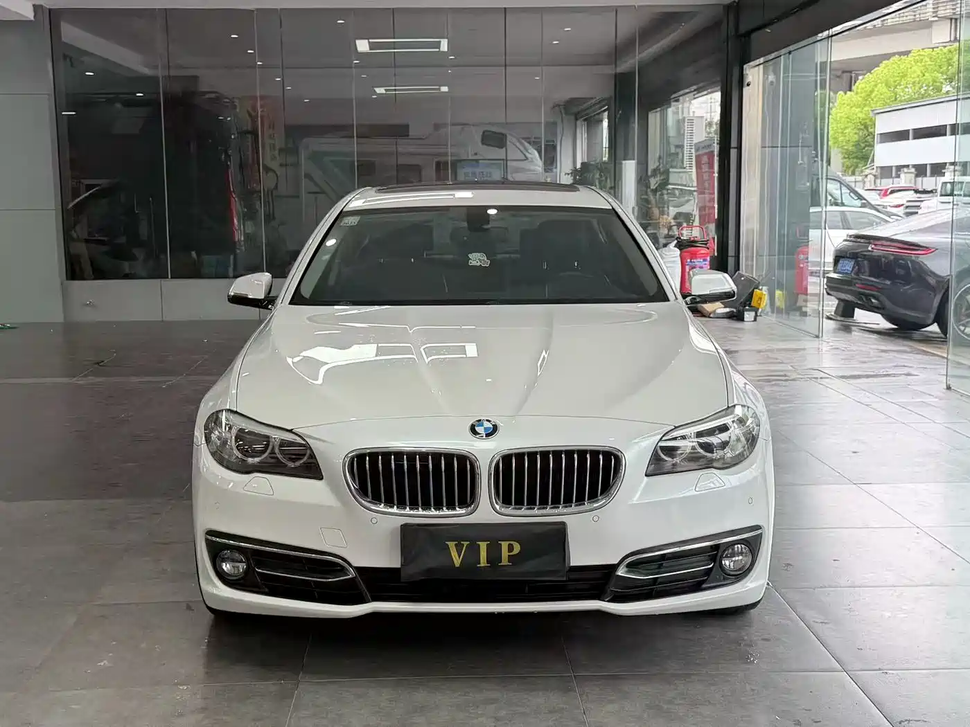 BMW 5 Series 2017 525Li Luxury Design Package фото 2