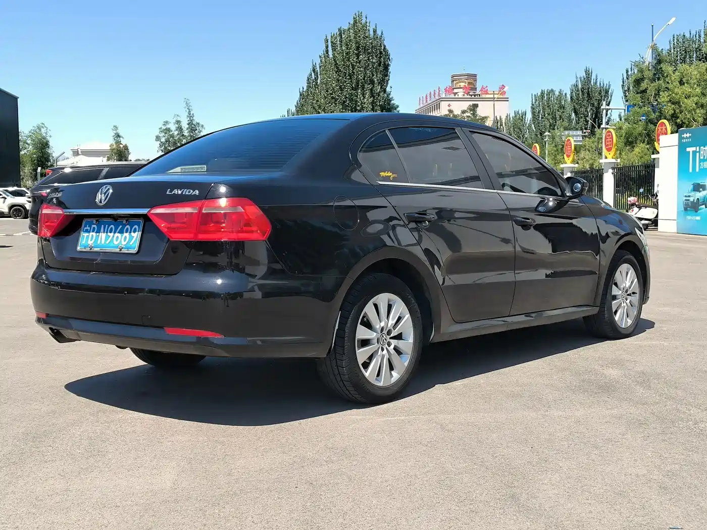 Volkswagen Lavida 2013 2013 1.6L Automatic Luxury Edition