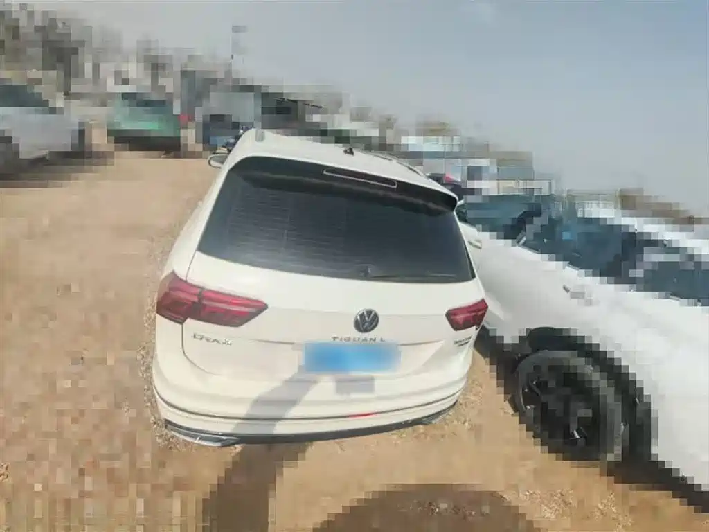 Volkswagen Tiguan L 2022 380TSI Automatic 4WD R-Line Cross Edition 7-Seater фото 3