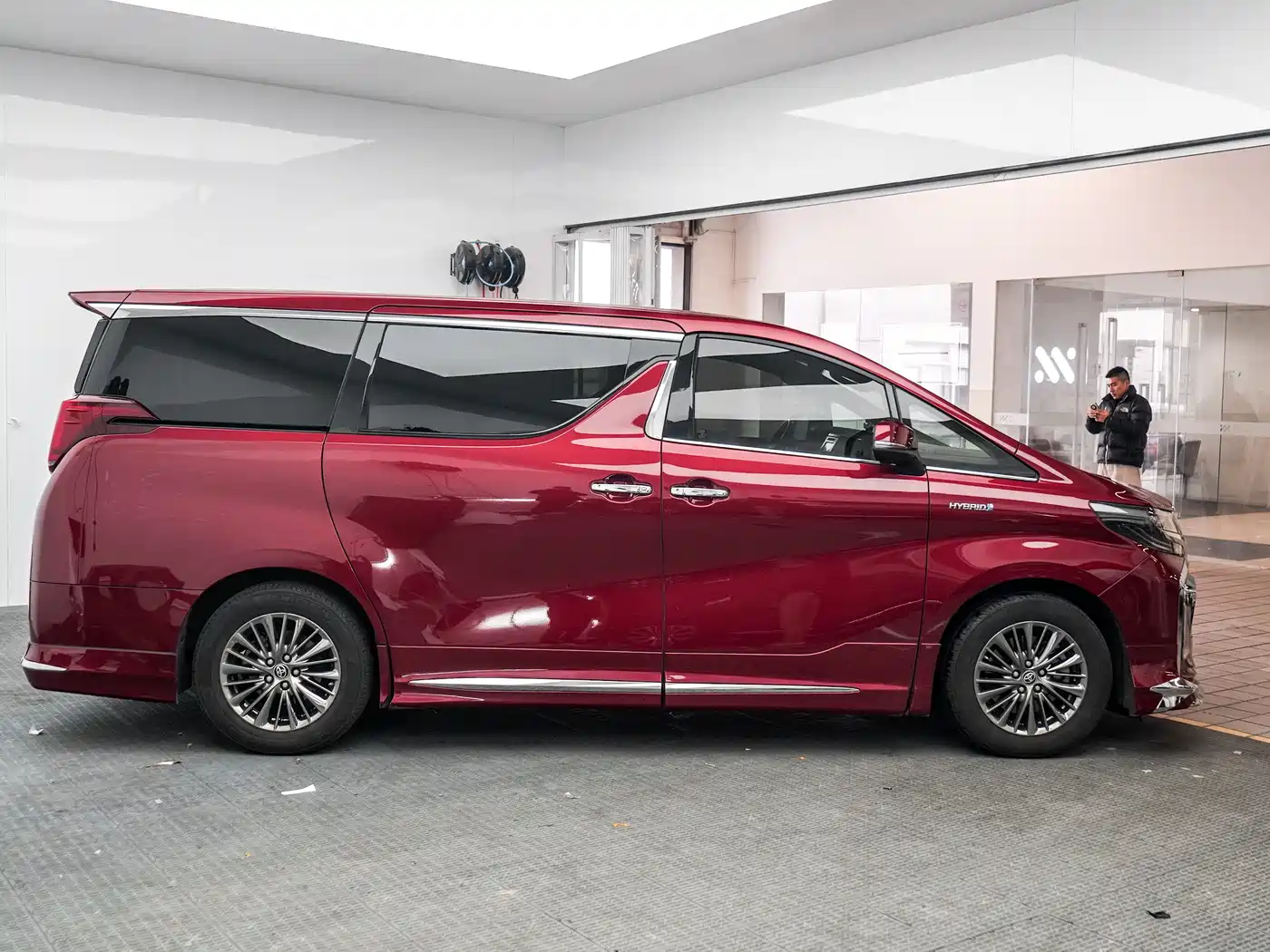 Toyota Alphard 2019 Hybrid 2.5L Premium Edition фото 5