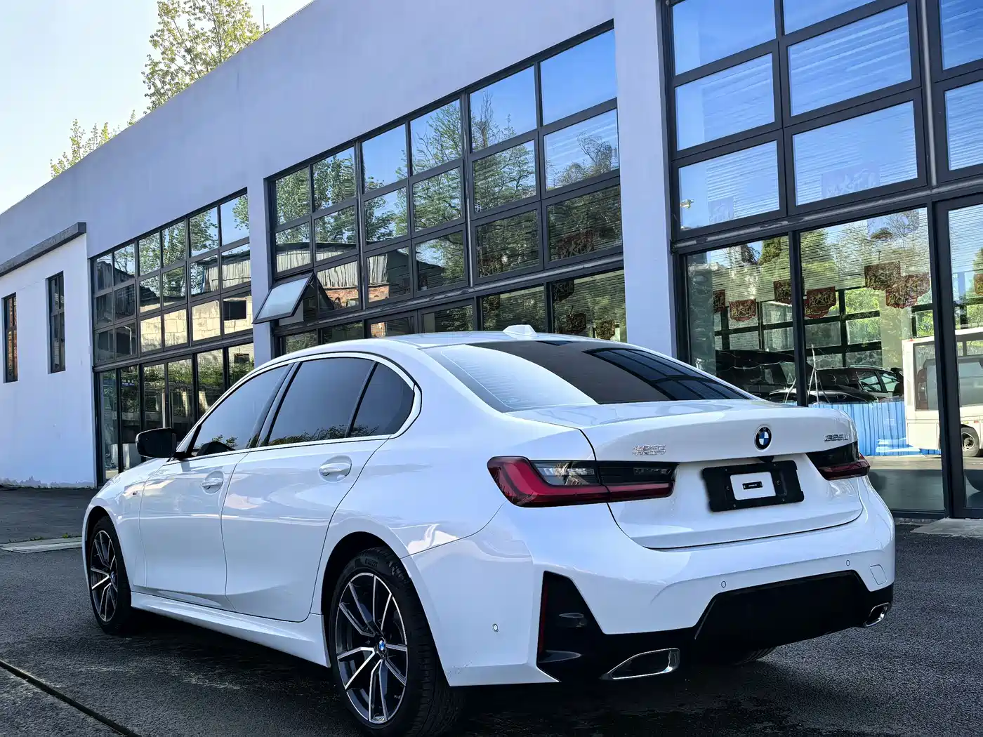 BMW 3 Series 2025 325Li M Sport Package фото 11