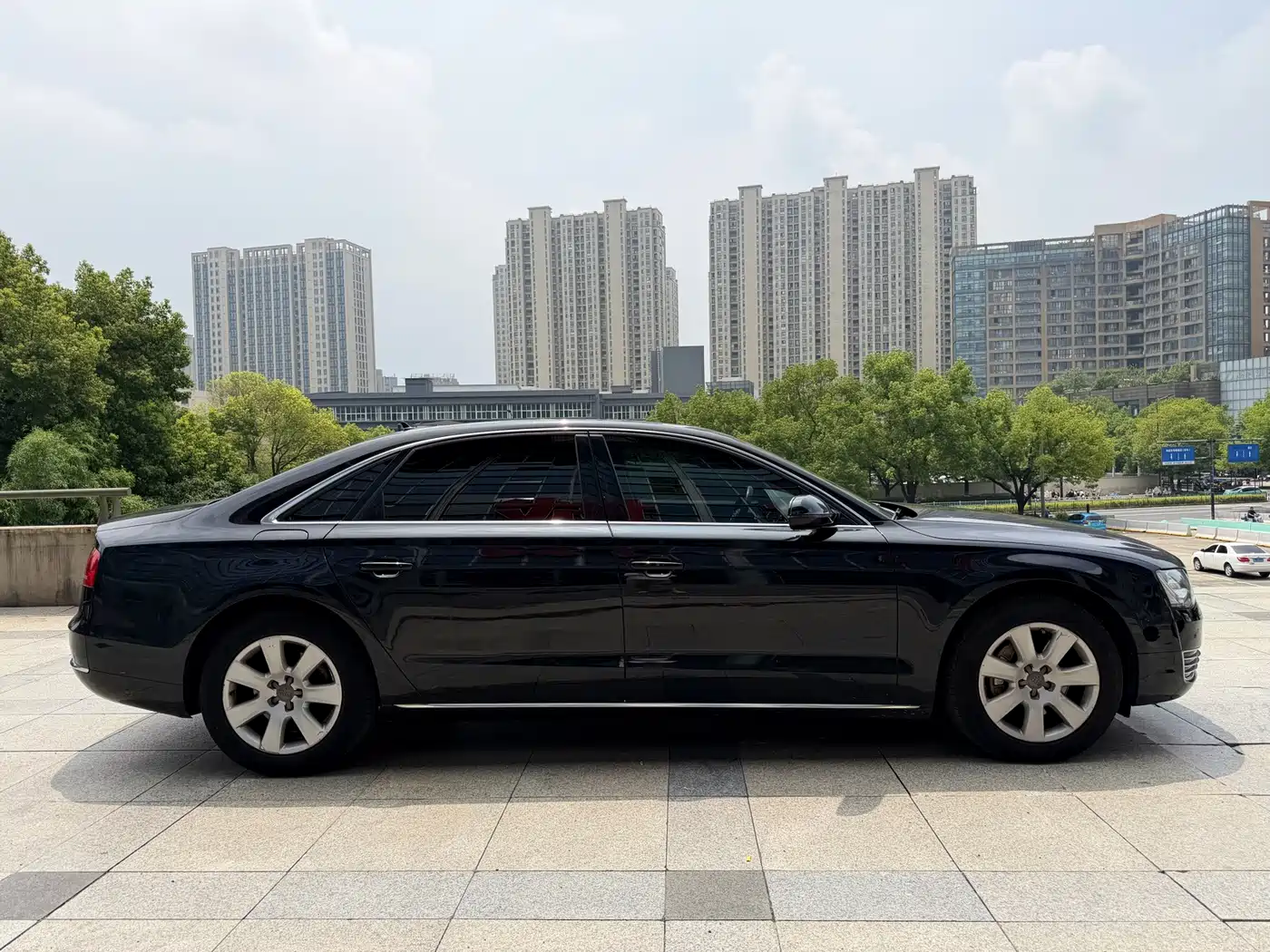 Фото 15 - Audi A8