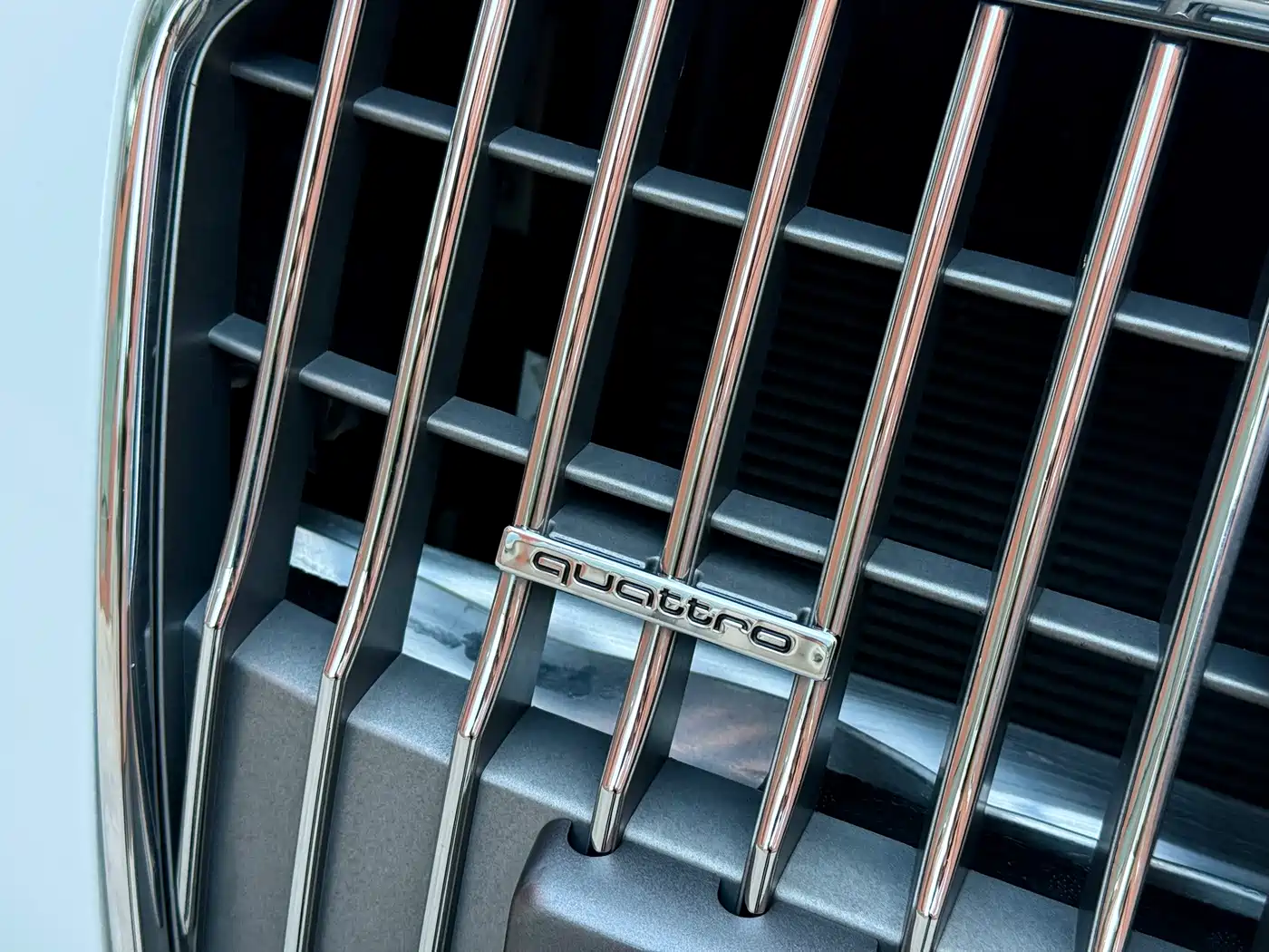 Photo 8 - Audi A4 (Import)