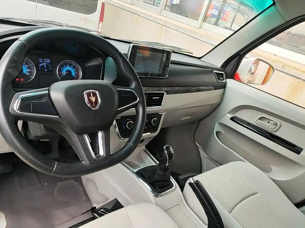 Jinbei New Hiace X30L 2024 2024 Fortune Edition Passenger Van 5/6/7-seater