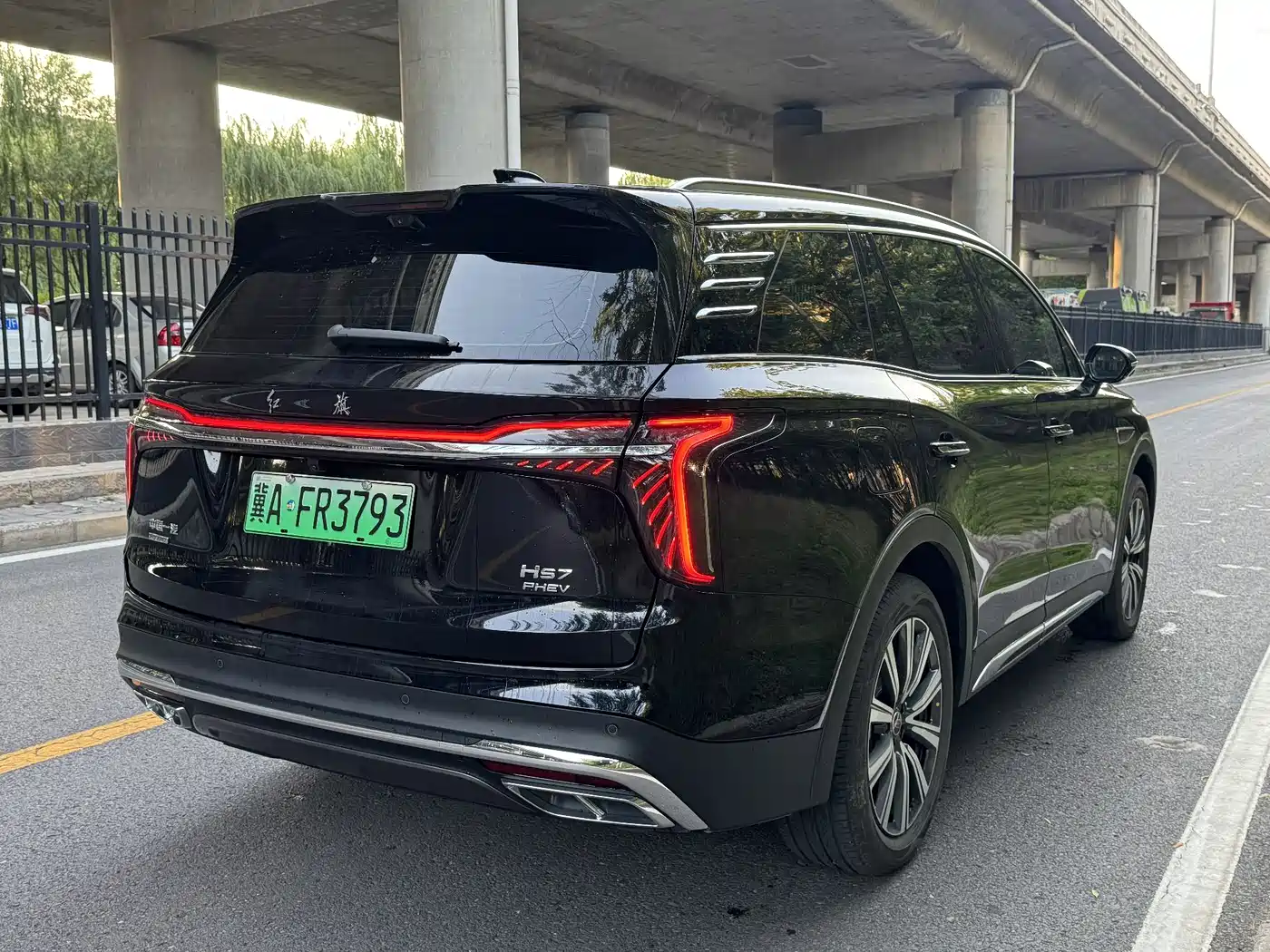 Hongqi HS7 PHEV 2025 Revised Model 2.0T PHEV 4WD 2 Million Units Commemorative Edition 7-Seater фото 9