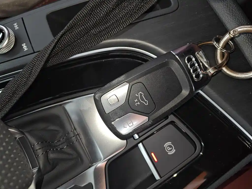 Audi A4L 2024 40 TFSI Luxury Dynamic (Starry Night Edition) фото 17