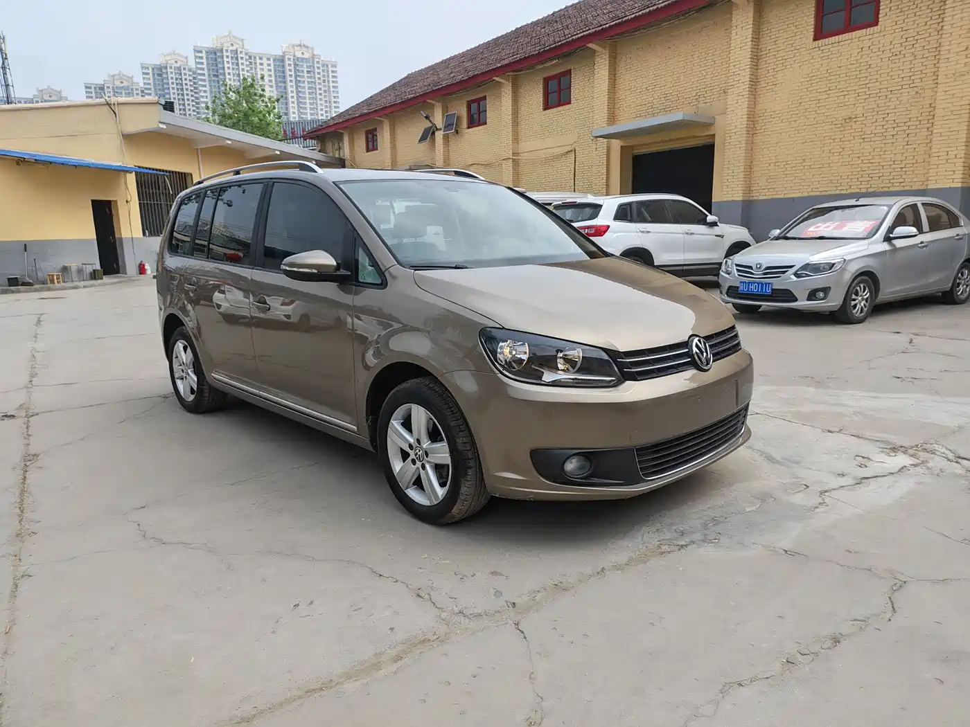 Volkswagen Touran 2015 1.4T DSG Comfort Edition 5-seater фото 3