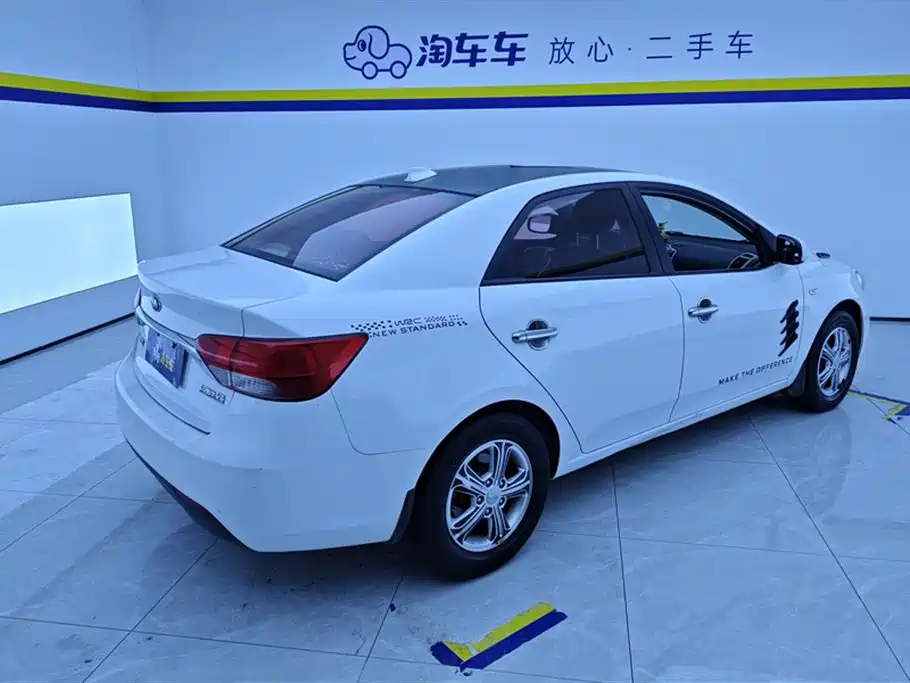 Kia Forte 2014 1.6L MT GL фото 3