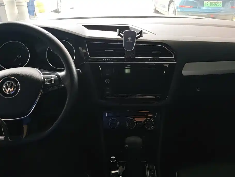 Volkswagen Tiguan L PHEV 2019 430PHEV Hybrid Luxury Edition фото 12