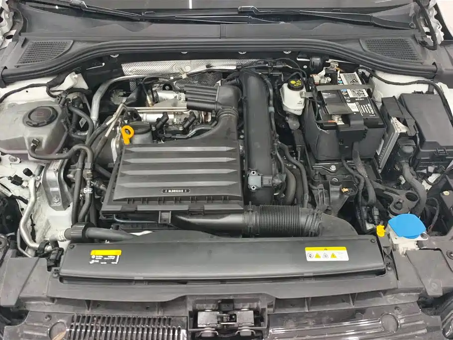 Volkswagen Golf 2021 200TSI DSG фото 10