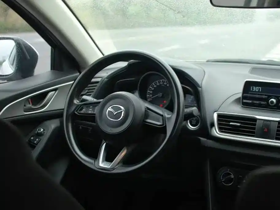 Фото 3 - Mazda Mazda 3