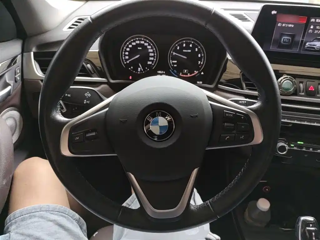 BMW X1 2022 sDrive20Li Fashion фото 11