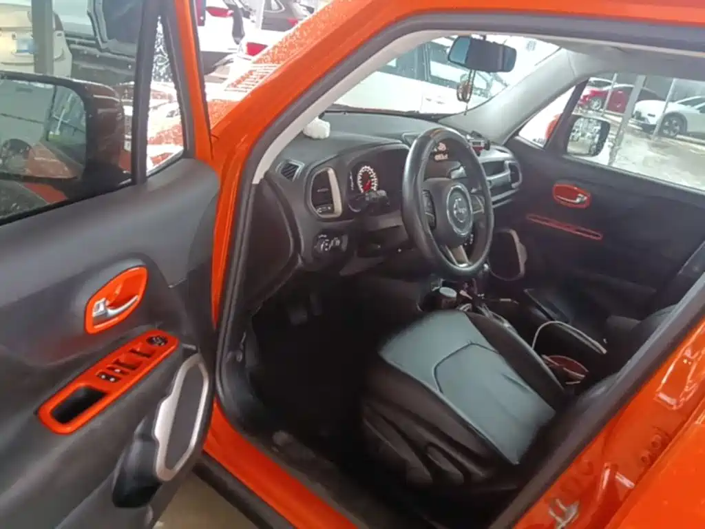 Jeep Renegade 2019 2018 Connected Large Screen Edition 180T Automatic High Energy