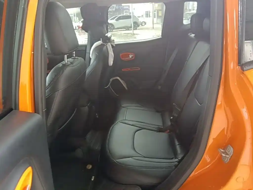 Jeep Renegade 2019 2018 Connected Large Screen Edition 180T Automatic High Energy