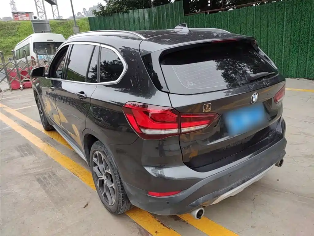 BMW X1 2022 sDrive20Li Fashion фото 5